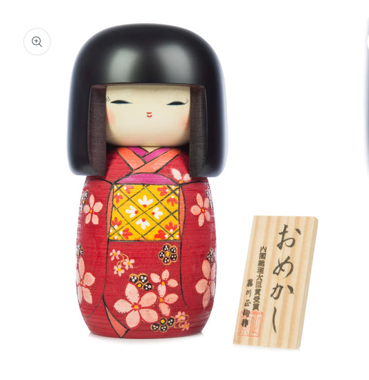 How a kokeshi (Japanese wooden doll) is handmade