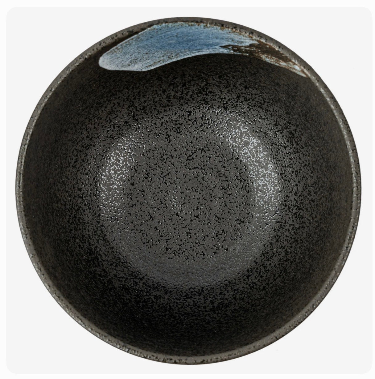 Kuro Suisho Japanese Matcha Bowl – Handmade Ceramic Chawan for Tea Ceremony (550ml)