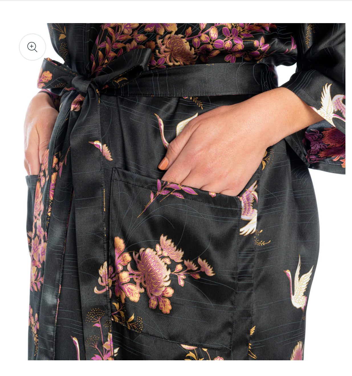 Silk Crane and Chrysanthemum Short Black Yukata.